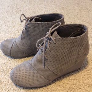 Gray Lace-Up High-Heeled Fashion Booties
